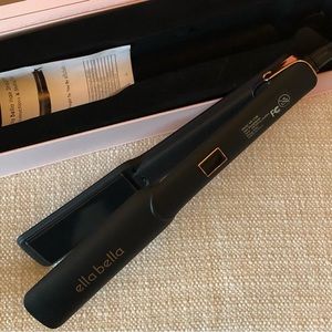 NEW!!! Ella Bella Hair Straightener Iron - Ceramic coated plates - NWT!!!